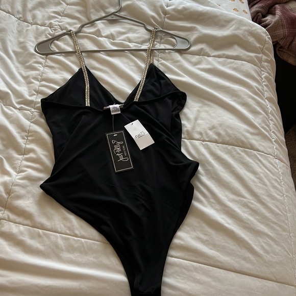 Bodysuit with sparkle straps - Picture 2 of 2